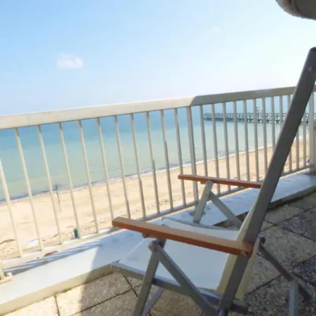 Apartment Beautiful Flat Close To The Sea Luc-sur-Mer