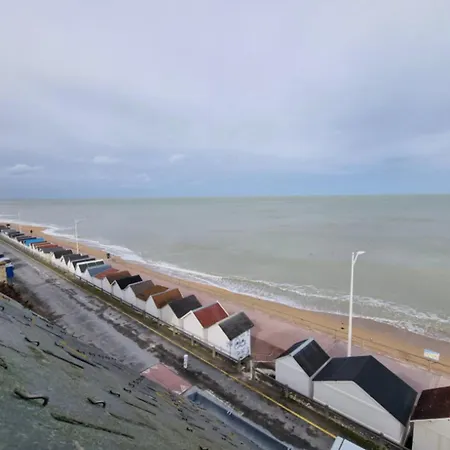 Beautiful Flat Close To The Sea * Luc-sur-Mer