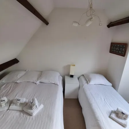 Apartment Beautiful Flat Close To The Sea